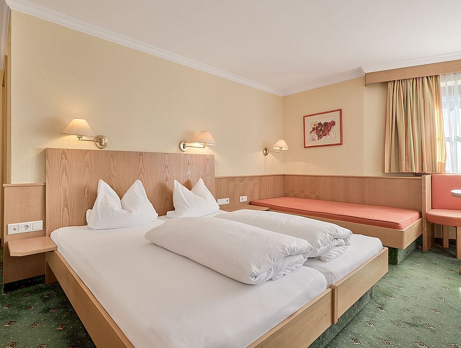 Triple room classic at the Hotel RidersIn in Sölden